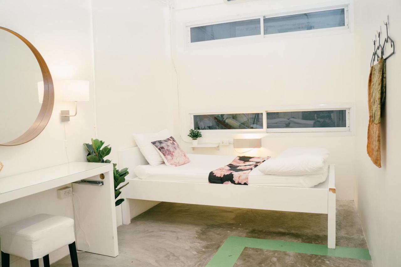 Hq Hostel Silom Bangkok Extérieur photo